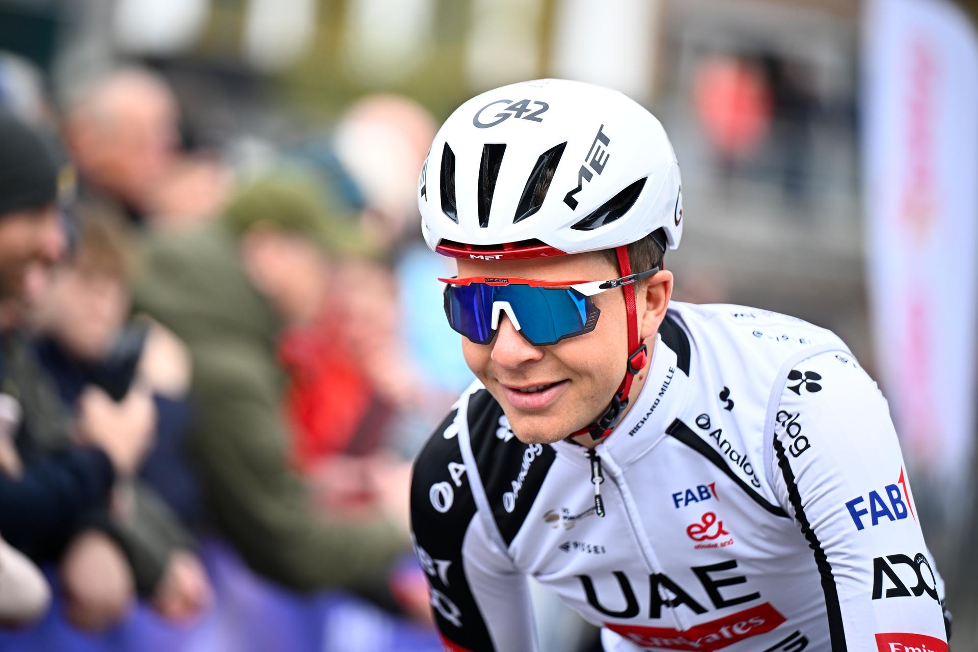 Belgian Florian Vermeersch of UAE Team Emirates-XRG pictured at the start of the men elite race of the 'Dwars Door Vlaanderen' cycling event, 184,6km from Roeselare to Waregem, Wednesday 01 April 2026. BELGA PHOTO JASPER JACOBS