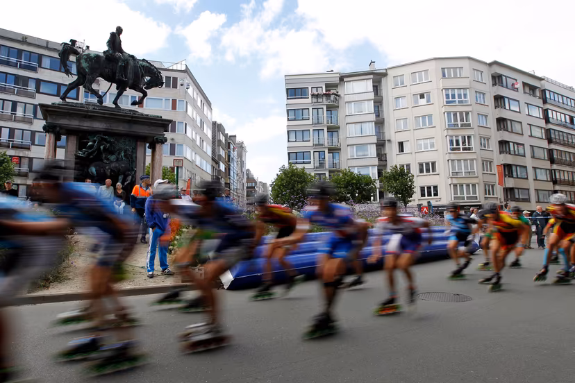 20130831 - OOSTENDE, BELGIUM: Illustration picture of the pack of riders during the men's marathon race at the World championships roller speed skating, Saturday 31 August 2013 in Oostende. BELGA PHOTO KRISTOF VAN ACCOM