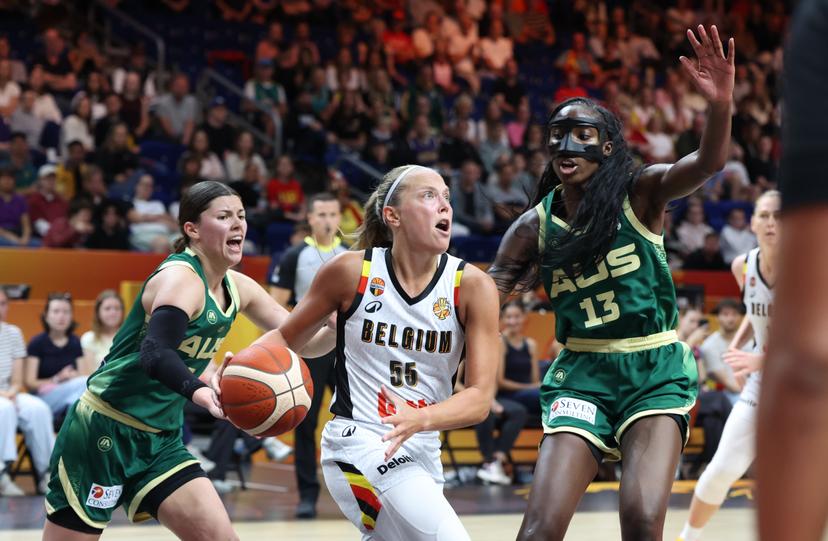 Belgium's Julie Allemand and Australia' Ezi Magbegor fight for the ball during a basketball game between Belgian national team Belgian Cats and Australia, game 3 of the group phase at the FIBA Women's Basketball World Cup, on Monday 7 September 2026, in Berlin, Germany. The FIBA Women's Basketball World Cup takes place in Berlin from 4 to 23 September 2026. BELGA PHOTO VIRGINIE LEFOUR