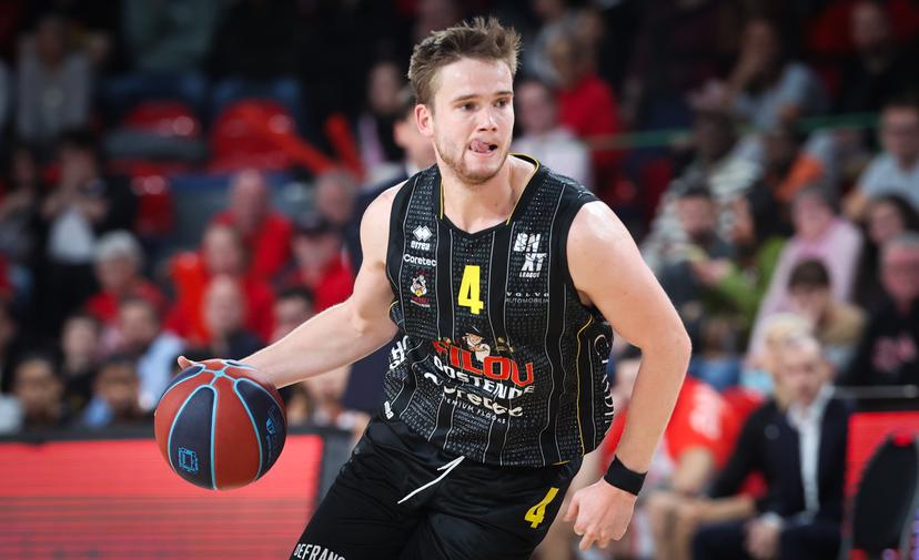Oostende's Simon Buysse pictured in action during a basketball match between Spirou Charleroi and BC Oostende, Friday 17 October 2025 in Charleroi, on day 4 of the 'BNXT League' Belgian/ Dutch first division basket championship. BELGA PHOTO VIRGINIE LEFOUR