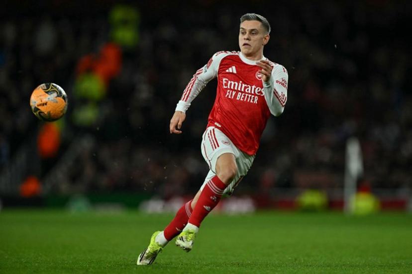 Arsenal's Belgian midfielder #19 Leandro Trossard eyes the ball during the English FA Cup fourth round football match between Arsenal and Wigan Athletic at the Emirates Stadium in London on February 15, 2026. Glyn KIRK / AFP