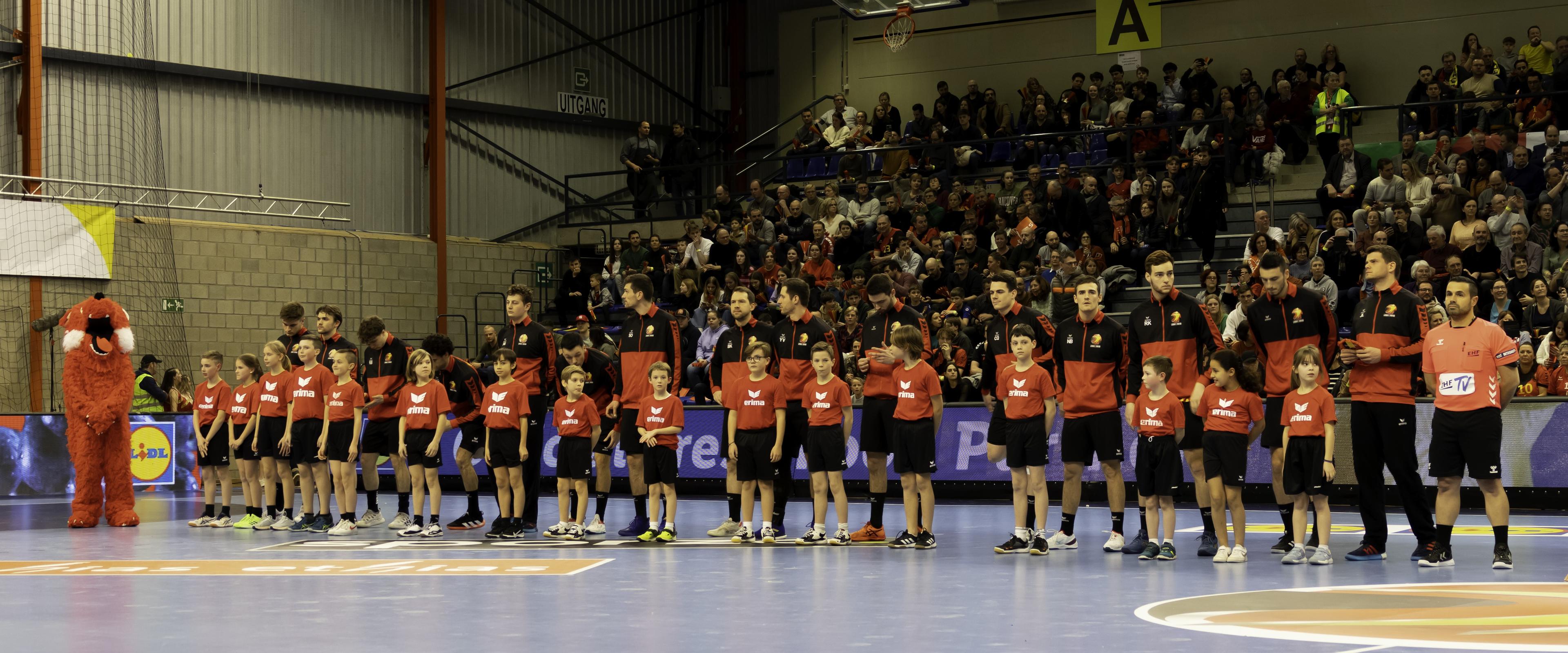 Bondscoach Yérime Sylla maakte woensdagochtend zijn selectie van de Red Wolves bekend.