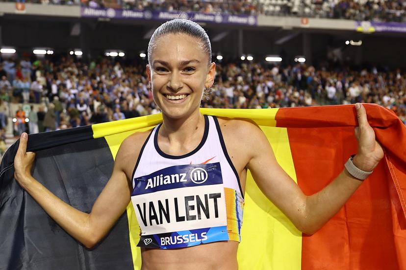 Belgian Jana van Lent celebrates a Belgian record at the women's 5000m race at the 49th edition of the Memorial Van Damme Diamond League athletics event in Brussels, Friday 22 August 2025. BELGA PHOTO DAVID PINTENS