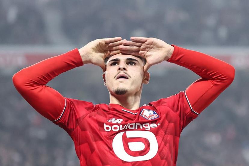 Lille's Belgian forward #07 Matias Fernandez-Pardo gestures to to Lens after scoring Lille's third goal from the penalty spot during the French L1 football match between Lille LOSC and RC Lens at the Stade Pierre-Mauroy in Villeneuve-d'Ascq, northern France, on April 4, 2026. Sameer Al-DOUMY / AFP