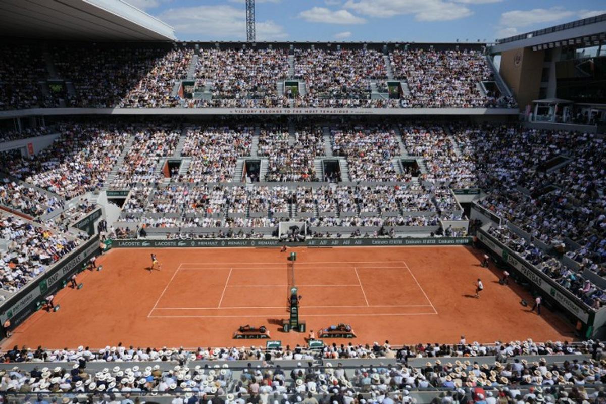 This photograph shows a view of Court Philippe-Chatrier as Germany's Alexander Zverev (R) and Spain's Carlos Alcaraz compete in their men's singles final match on day fifteen of the French Open tennis tournament at the Roland Garros Complex in Paris on June 9, 2024. Dimitar DILKOFF / AFP