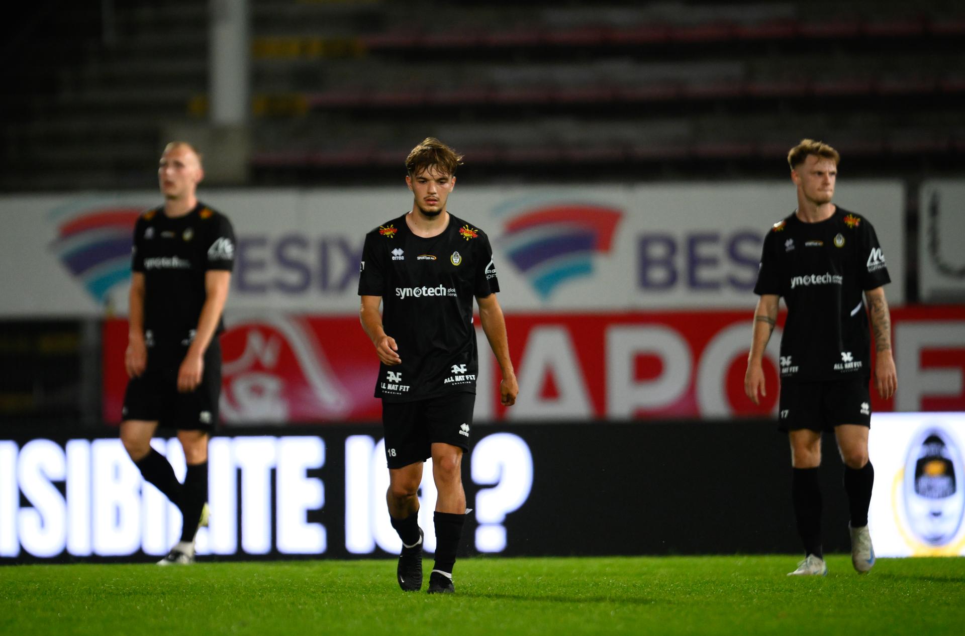 Olympic's players and react during a soccer match between Royal Olympic Club Charleroi and Jong KAA Gent, Friday 08 August 2025 in Montignies-Sur-Sambre, on the first day of the 2025-2026 'Challenger Pro League' second division of the Belgian championship. BELGA PHOTO JOHN THYS