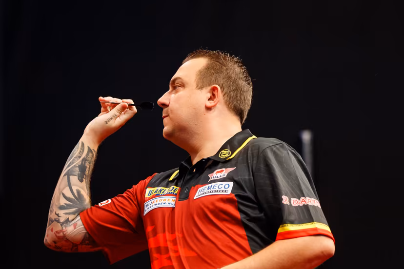 Belgian Kim Huybrechts pictured in action during the third day of the Belgian Darts Open, Sunday 25 September 2022 in Wieze, a tournament in the European Tour that takes places from September 23 until September 25. BELGA PHOTO JEF MATTHEE