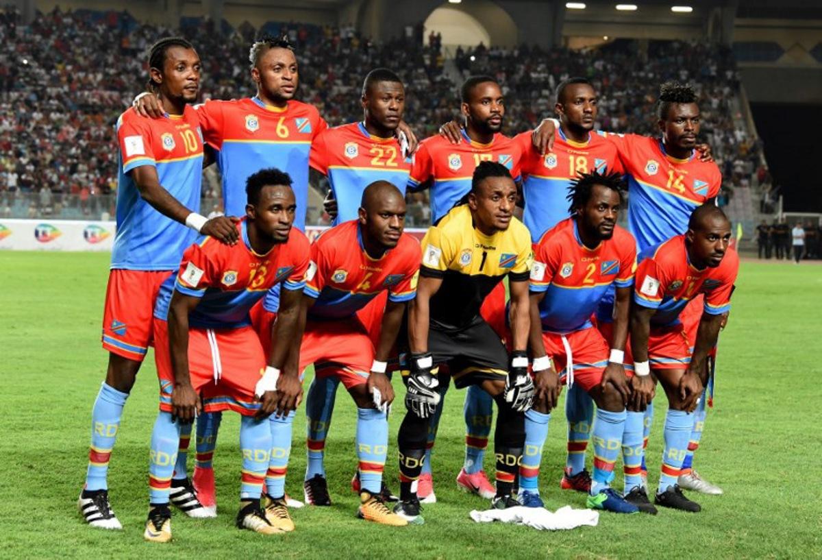 The Congo RD football team poses for picture during their World Cup 2018 qualifying football match between Tunisia and Congo on September 1, 2017 at the Rades Olympic Stadium in Tunis. FETHI BELAID / AFP