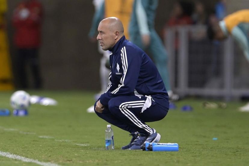 Cruzeiro's Portuguese head coach Leonardo Jardim looks on during the Copa Sudamericana group stage football match between Brazil's Cruzeiro and Chile's Palestino at the Mineirao stadium in Belo Horizonte, Brazil, on May 14, 2025. DOUGLAS MAGNO / AFP