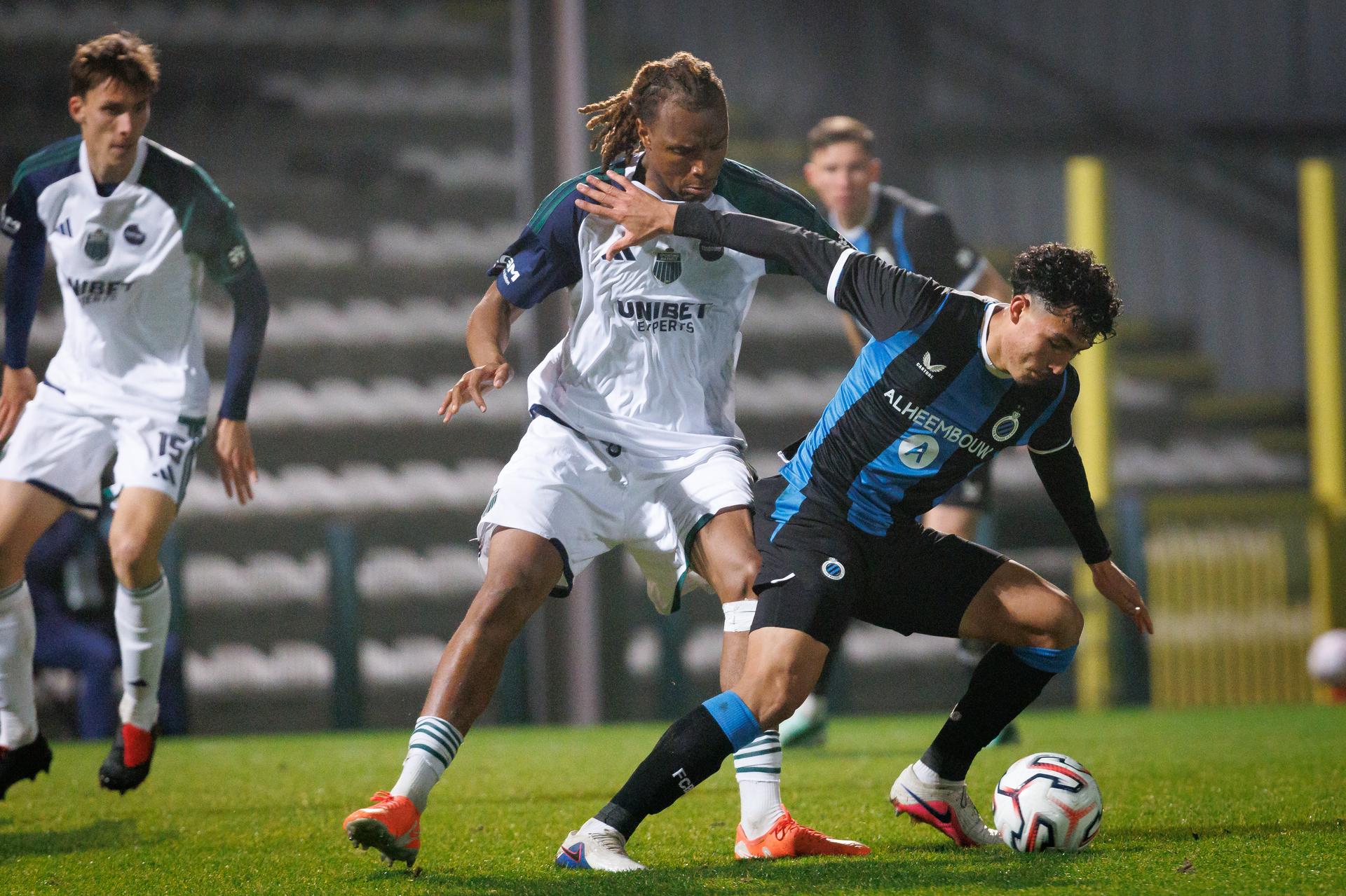 Hasselt's Cheick Thiam and Club's Al-Hassan Kamara fight for the ball during a soccer match between Club NXT (Club Brugge u21) and Sporting Hasselt, Saturday 31 October 2026 in Roeselare, on day 9 of the 2026-2027 'Challenger Pro League' 1B second division of the Belgian championship. BELGA PHOTO KURT DESPLENTER