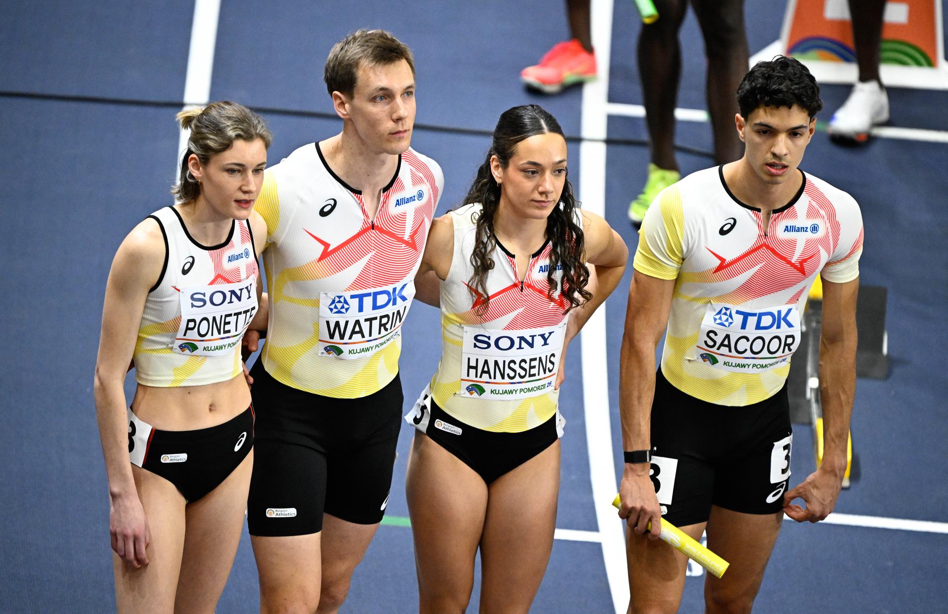 Belgian Helena Ponette, Belgian Julien Watrin, Belgian athlete Ilana Hanssens, Belgian Jonathan Sacoor,pictured before the 4x400m mixed relay, at and the second day of the World Athletics Indoor Championship in Torun, Poland on Saturday 21 March 2026. The championships take place from 20 to 22 March. BELGA PHOTO JASPER JACOBS