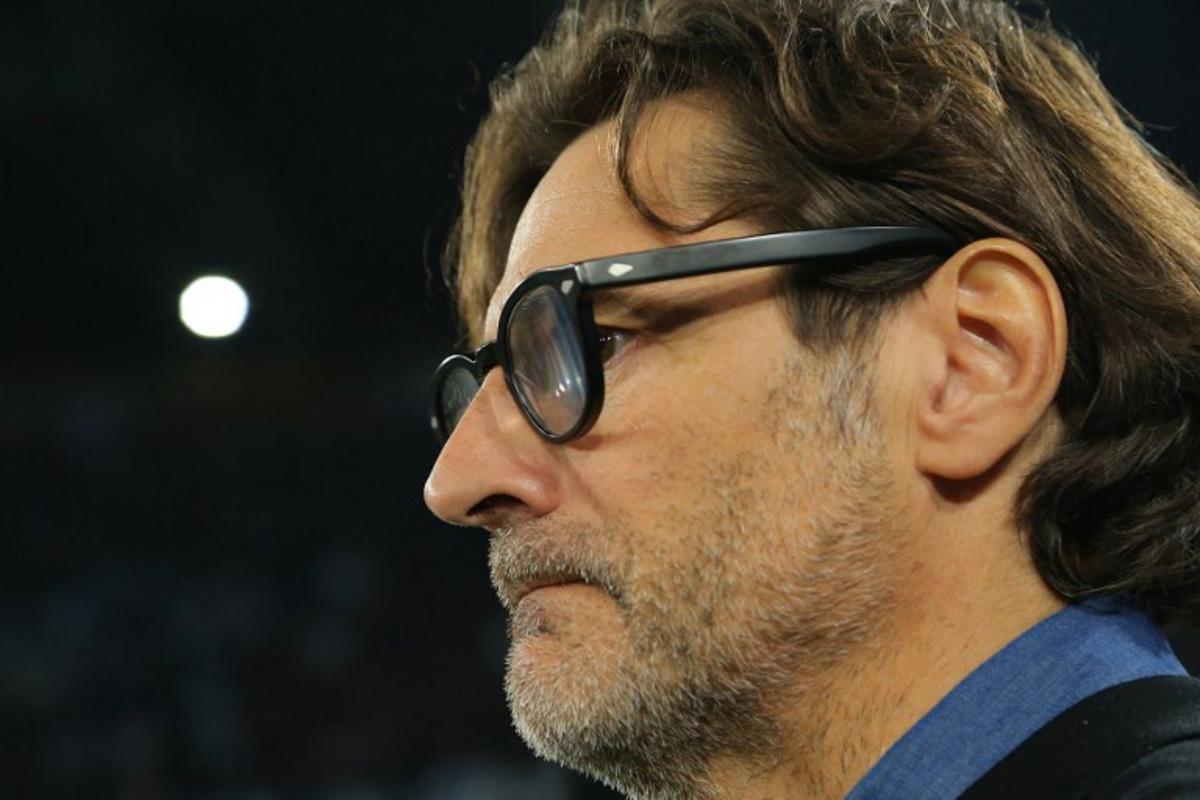Fiorentina's Italian head coach Paolo Vanoli looks on ahead of the Italian Serie A football match between SSC Napoli and ACF Fiorentina at the Diego Armando Maradona Stadium in Naples on January 31, 2026. CARLO HERMANN / AFP