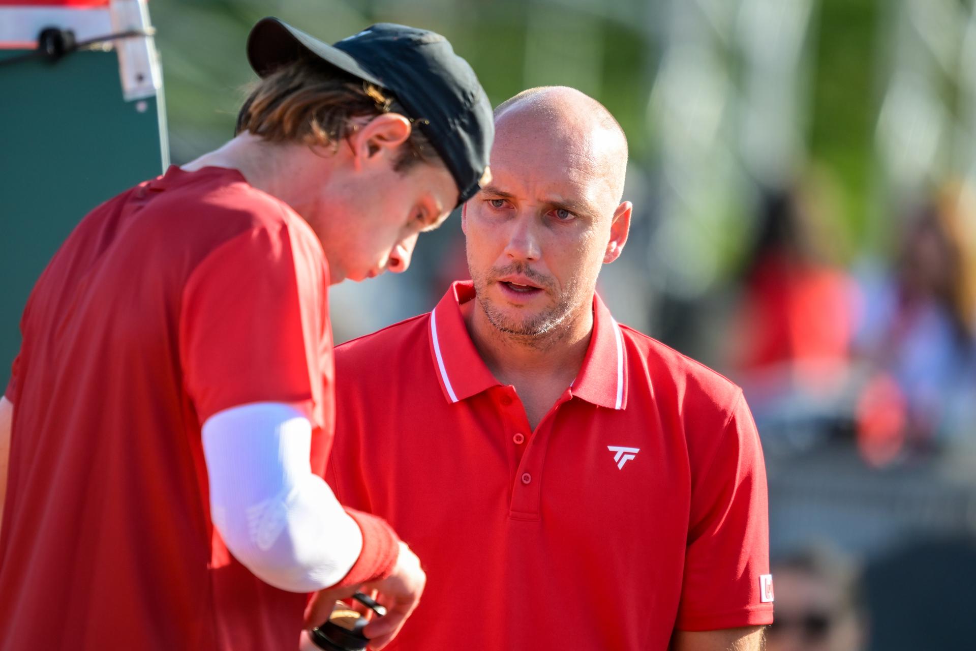 Belgian Zizou Bergs and Belgian captain Steve Darcis pictured during a tennis match between Austrian Neumayer and Belgian Bergs, the second rubber in the tie between Austria and Belgium, qualifiers for the Davis Cup tournament, on Friday 18 September 2026 in Vienna, Austria. BELGA PHOTO DAVID PINTENS