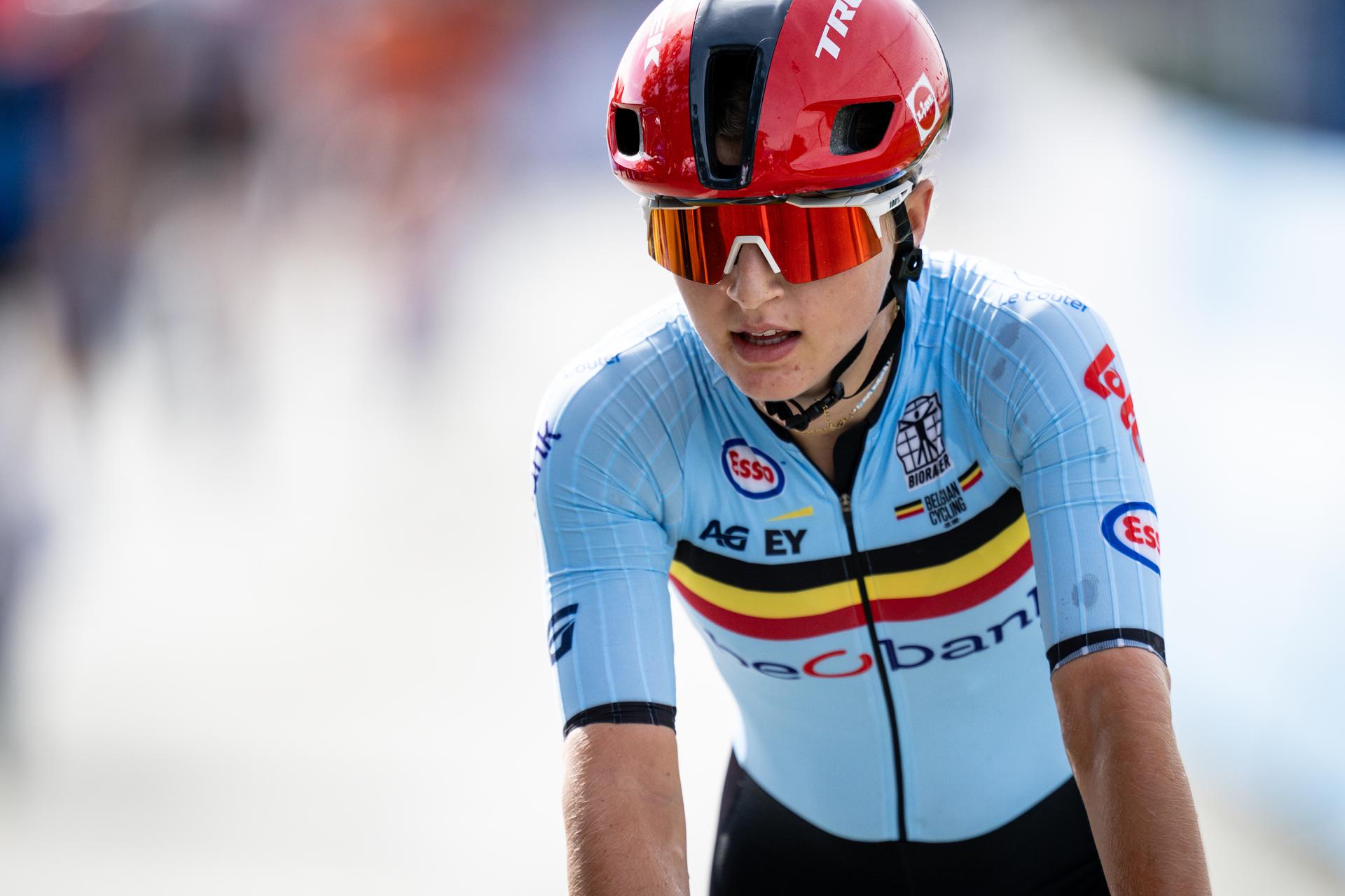 Belgian Fleur Moors crosses the finish line at the Women U23 Road Race race (88,4km) at the cycling UEC Road European Championships, in Ljubljana, Slovenia Friday 2 October 2026. The UEC Road European Championships are taking place from 02 to 07 October in Ljubljana, Slovenia. BELGA PHOTO DAVID PINTENS