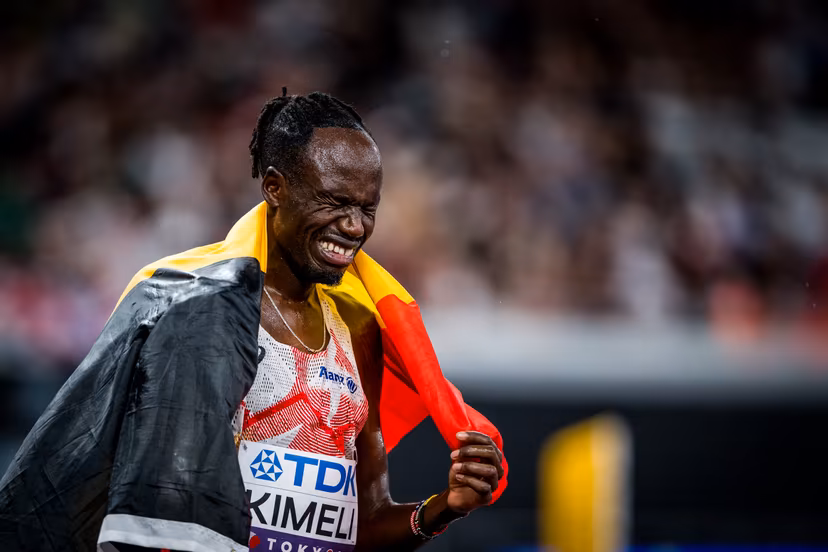 Belgian athlete Isaac Kimeli winner of the silver medal celebrates after the 5000m men final, at the World Athletics Championships in Tokyo, Japan, on Sunday 21 September 2025. The outdoor Worlds are taking place from 13 to 21 September. BELGA PHOTO JASPER JACOBS