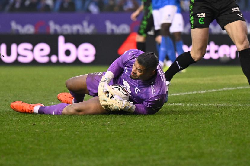 Cercle's goalkeeper Lisboa Warleson pictured in action during a soccer match between KRC Genk and Cercle Brugge, Sunday 25 January 2026 in Genk, a game of day 22 of the 2025-2026 'Jupiler Pro League' first division of the Belgian championship. BELGA PHOTO JOHAN EYCKENS