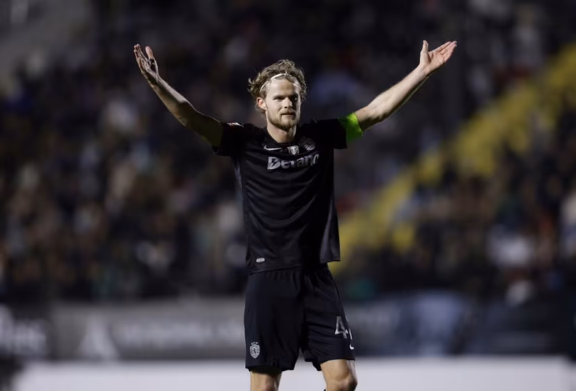 Sporting Lisbon's Danish midfielder #42 Morten Hjulmand reacts during the Portuguese League football match between CF Estrela da Amadora and Sporting CP at Jose Gomes stadium in Amadora on April 11 , 2026. FILIPE AMORIM / AFP