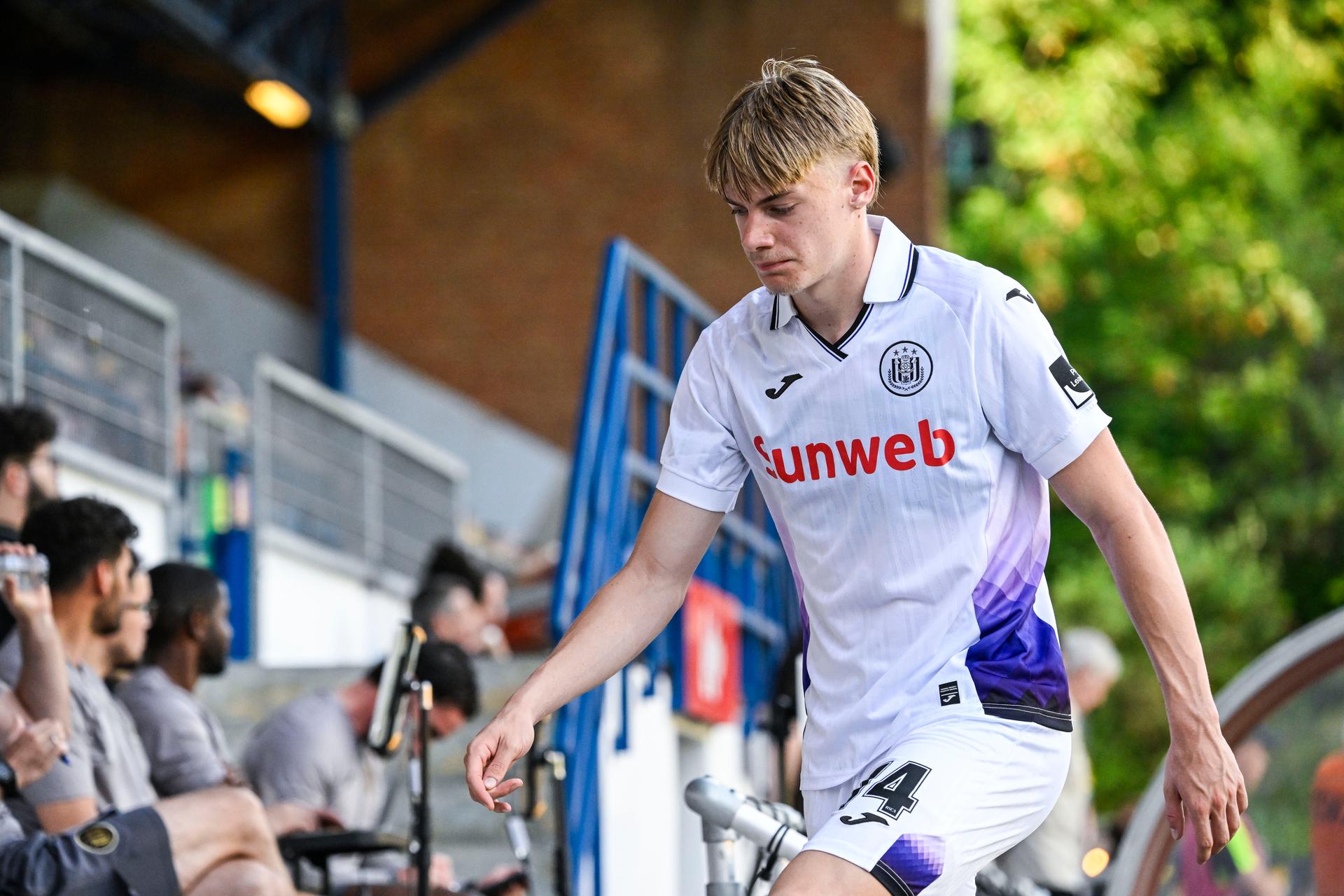 Anderlecht's Nathan De Cat pictured during a soccer match between Royale Union Saint-Gilloise and RSC Anderlecht, Sunday 24 May 2026 in Brussels, on the last day of the Champion's Play-offs of the 2025-2026 'Jupiler Pro League' first division of the Belgian championship. BELGA PHOTO TOM GOYVAERTS