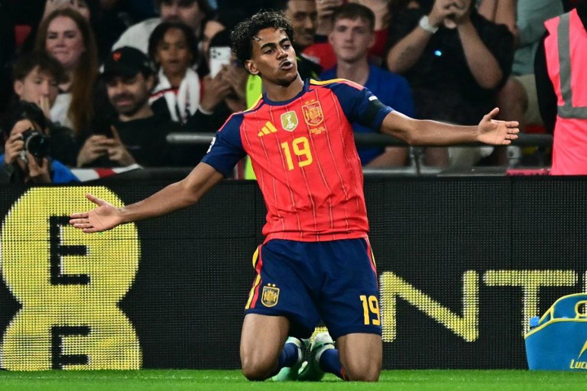 Spain's striker #19 Lamine Yamal celebrates scoring the team's first goal during the UEFA Nations League, League A - Group 3, football match between England and the Spain at Wembley Stadium in London on September 26, 2026. Ben STANSALL / AFP