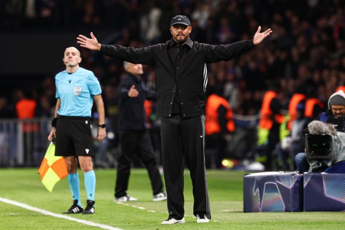 Bayern Munich's Belgian head coach Vincent Kompany gestures during the UEFA Champions League, league phase day 4, football match between Paris Saint-Germain (PSG) and FC Bayern Munich at the Parc des Princes in Paris, on November 4, 2025. FRANCK FIFE / AFP