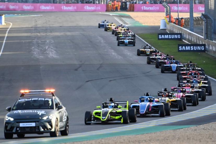 Spanish Youtuber "Karchez" leads the pack behind the safety car during the F4 GP Explorer car race at the Bugatti circuit in Le Mans, western France, on October 5, 2025. JEAN-FRANCOIS MONIER / AFP