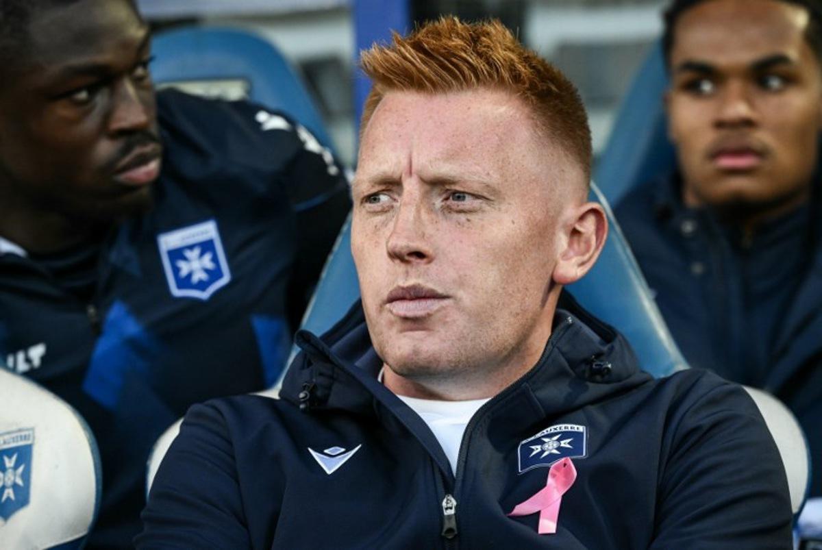 Auxerre's English headcoach Will Still looks on from the technical area during the French L1 football match between AJ Auxerre and Le Mans at the Stade de l'Abbe-Deschamps in Auxerre, central France, on October 25, 2026. ARNAUD FINISTRE / AFP