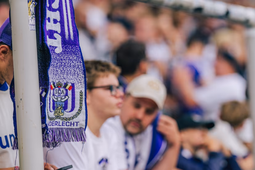 ATTENTION EDITORS: FOCUS COVERAGE, DISTRIBUTION REQUESTED TO BELGA - EDITORIAL USE ONLY - Anderlecht's logo on a scharf pictured during a soccer match between RSC Anderlecht and RAAL La Louviere, Sunday 9 August 2026 in Anderlecht, on day 1 of the 2026-2027 'Jupiler Pro League' first division of the Belgian championship. BELGA PHOTO EMILE WINDAL