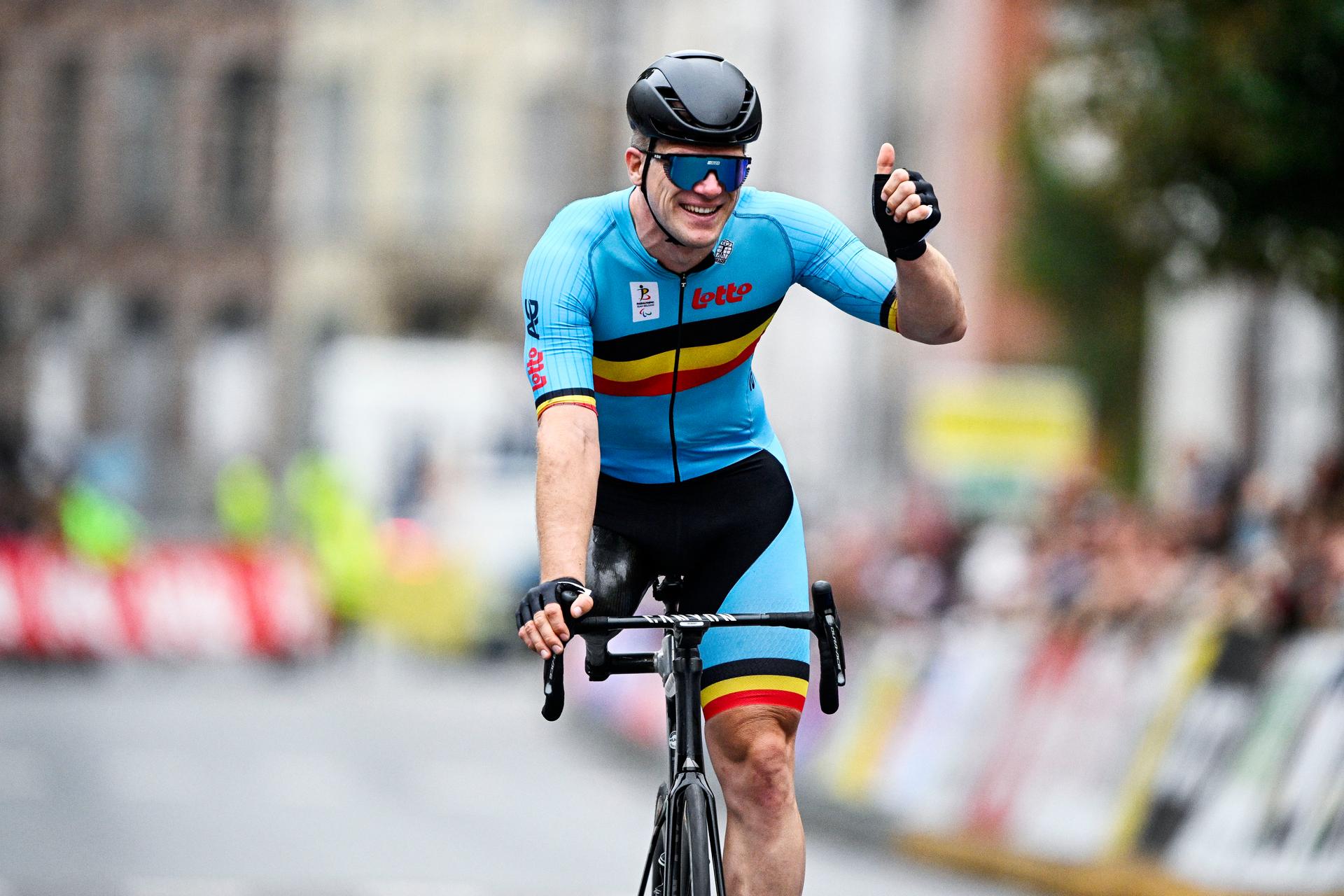 Belgium Ewoud Vromant (MC2) celebrates as he crosses the finish line at the UCI Para-cycling Road World Championships, Sunday 31 August 2025, in Ronse. The UCI Para-Cycling Road World Championships take place from 28 to 31 Augustus in Ronse. BELGA PHOTO JASPER JACOBS
