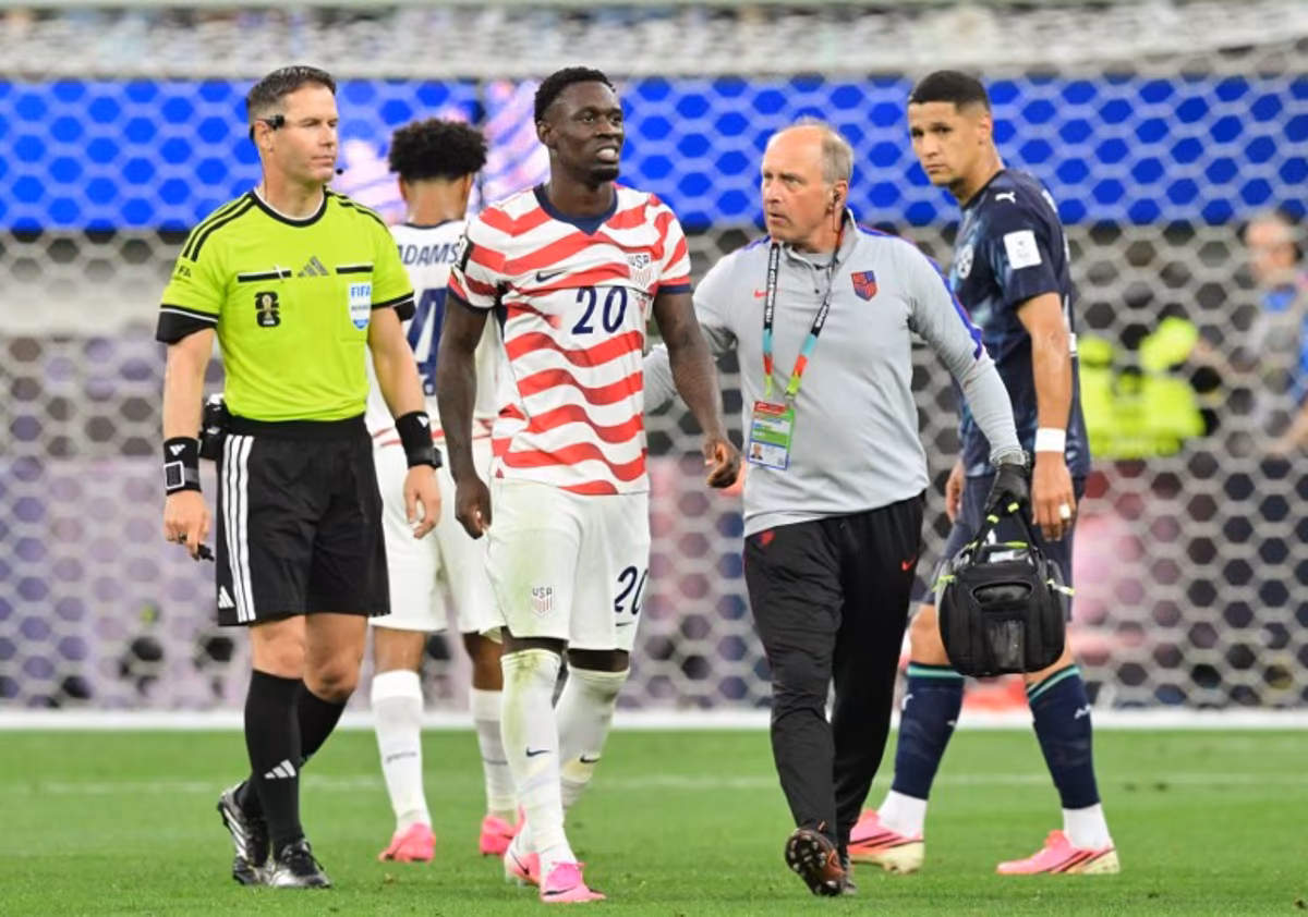 US forward #20 Folarin Balogun leaves the pitch during the 2026 World Cup Group D football match between USA and Paraguay at the Los Angeles Stadium in Inglewood on June 12, 2026. Frederic J. BROWN / AFP
