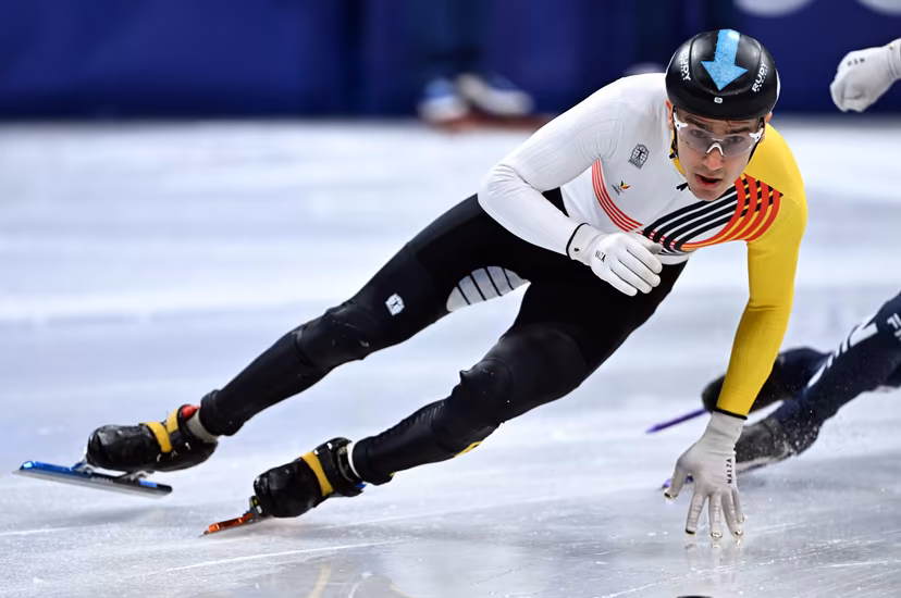 Belgian shorttrack skater Stijn Desmet pictured in action during the heat of the men's 500m Short Track Speed Skating, at the Milano Cortina 2026 Olympic Winter Games, on Monday 16 February 2026 in Milan, Italy. The XXV Winter Olympics take place from 6 to 22 February 2026 in Italy. BELGA PHOTO JASPER JACOBS
