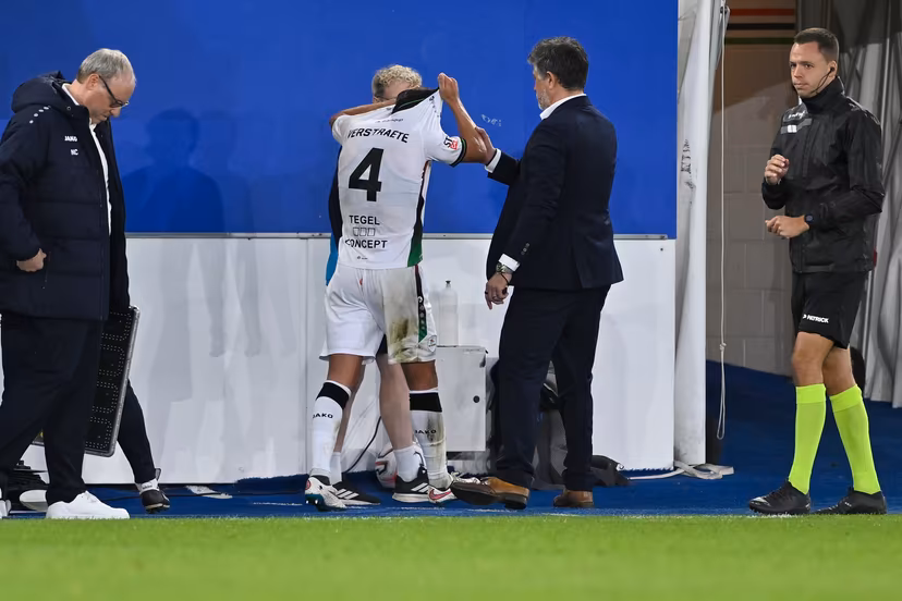OHL's Birger Verstraete receives a red card from the referee during a soccer match between Oud-Heverlee Leuven and Royal Francs Borains, Saturday 17 October 2026 in Heverlee, a game in the 1/16 final of the Croky Cup Belgian cup competition. BELGA PHOTO JOHAN EYCKENS