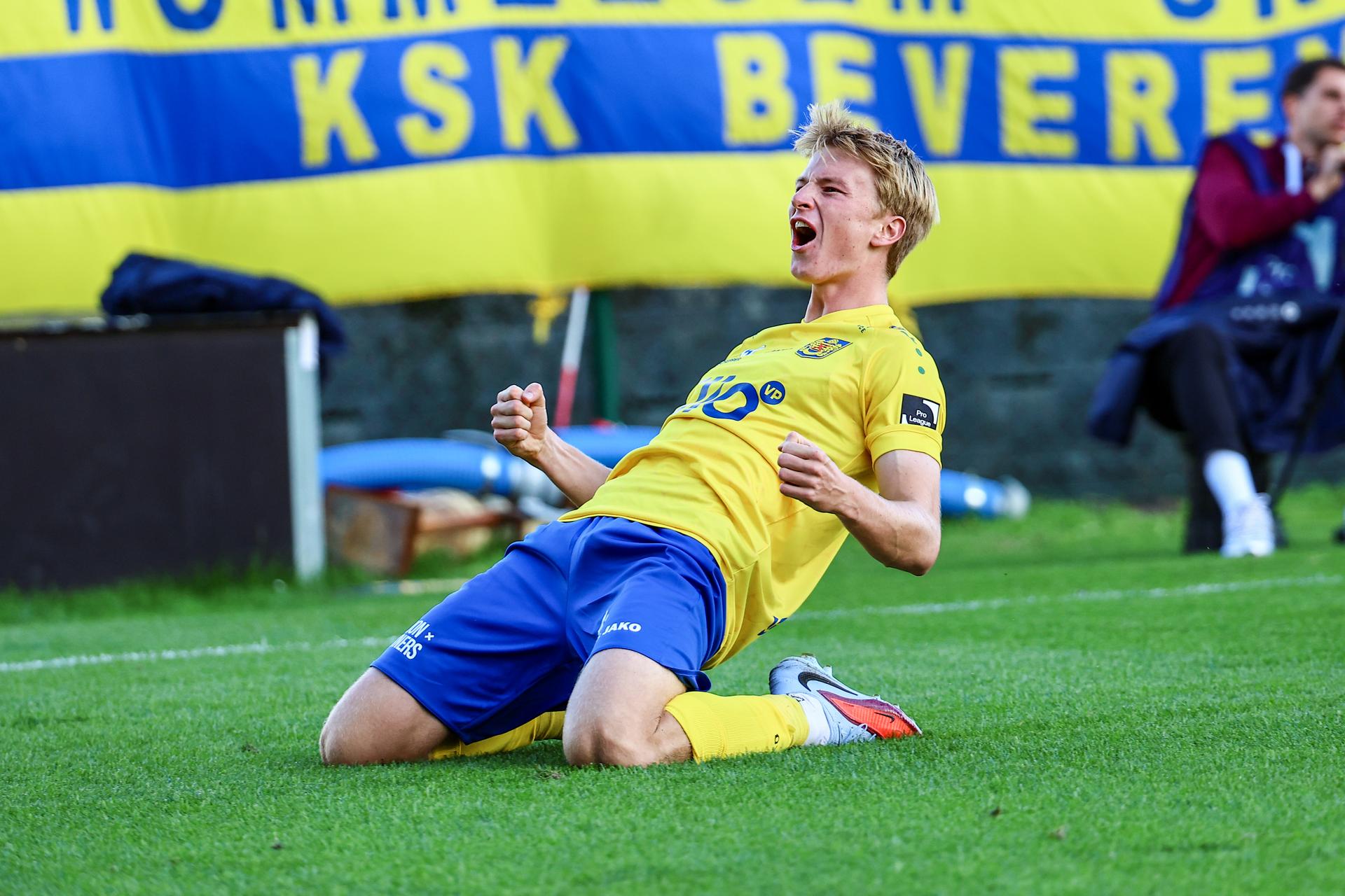 Beveren's Ferre Slegers celebrates after scoring during a soccer game between SK Beveren and KSC Lokeren, Sunday 21 September 2025 in Beveren, on day 6 of the 2025-2026 'Challenger Pro League' 1B second division of the Belgian championship. BELGA PHOTO DAVID PINTENS