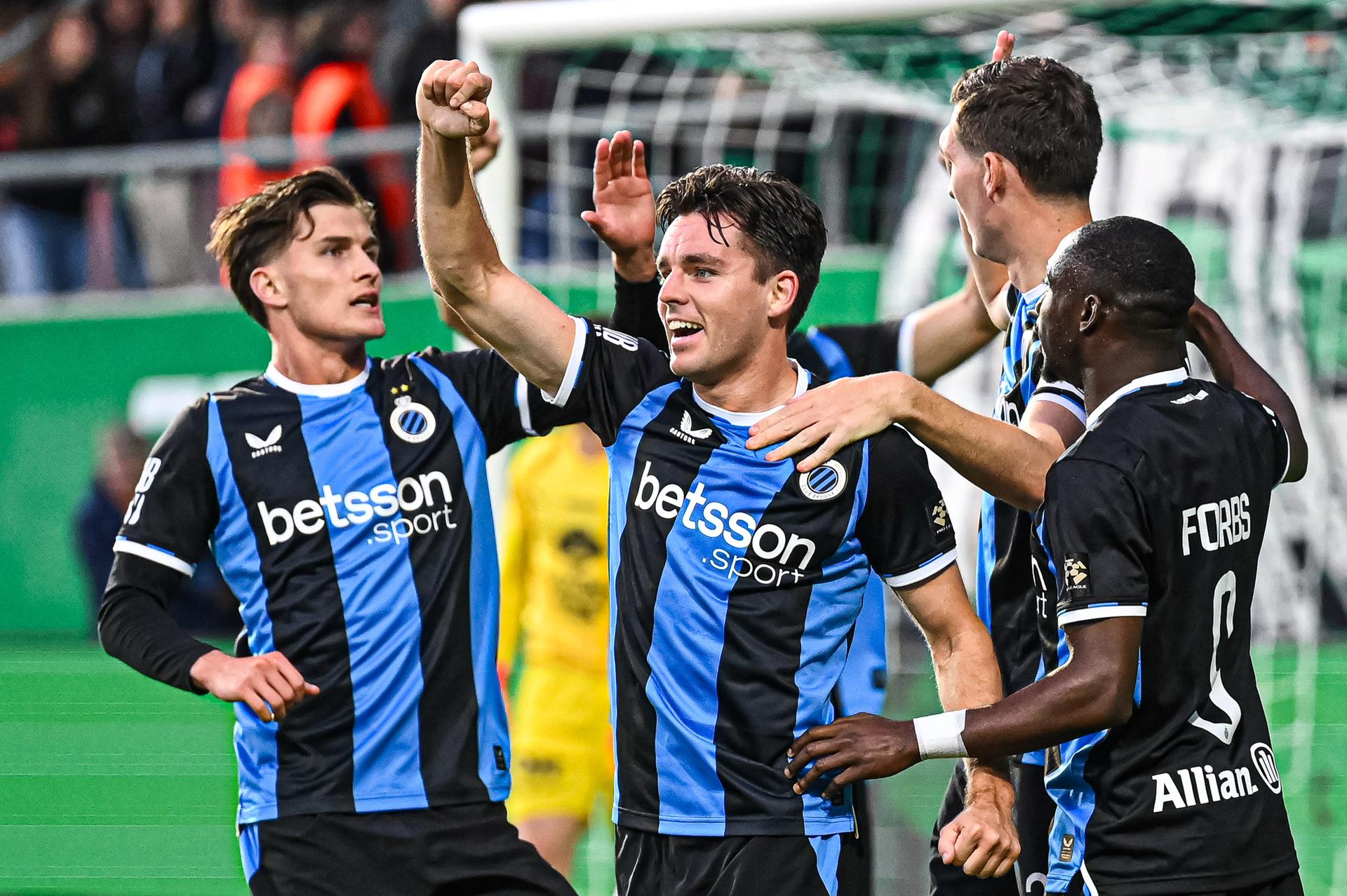 Club's Hugo Vetlesen Club's players celebrate after scoring during a soccer match between RAAL La Louviere and Club Brugge, Saturday 10 October 2026 in La Louviere, on day 8 of the 2026-2027 'Jupiler Pro League' first division of the Belgian championship. BELGA PHOTO EMILE WINDAL